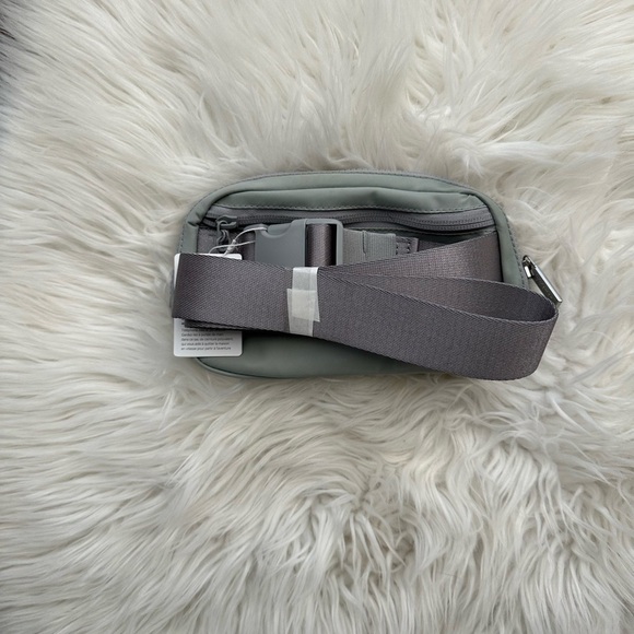 Lululemon Grey Sage Everywhere Belt Bag 1L - Picture 2 of 4